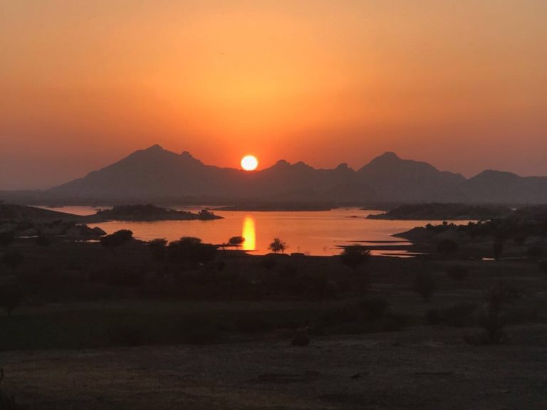 sunsetjawailake