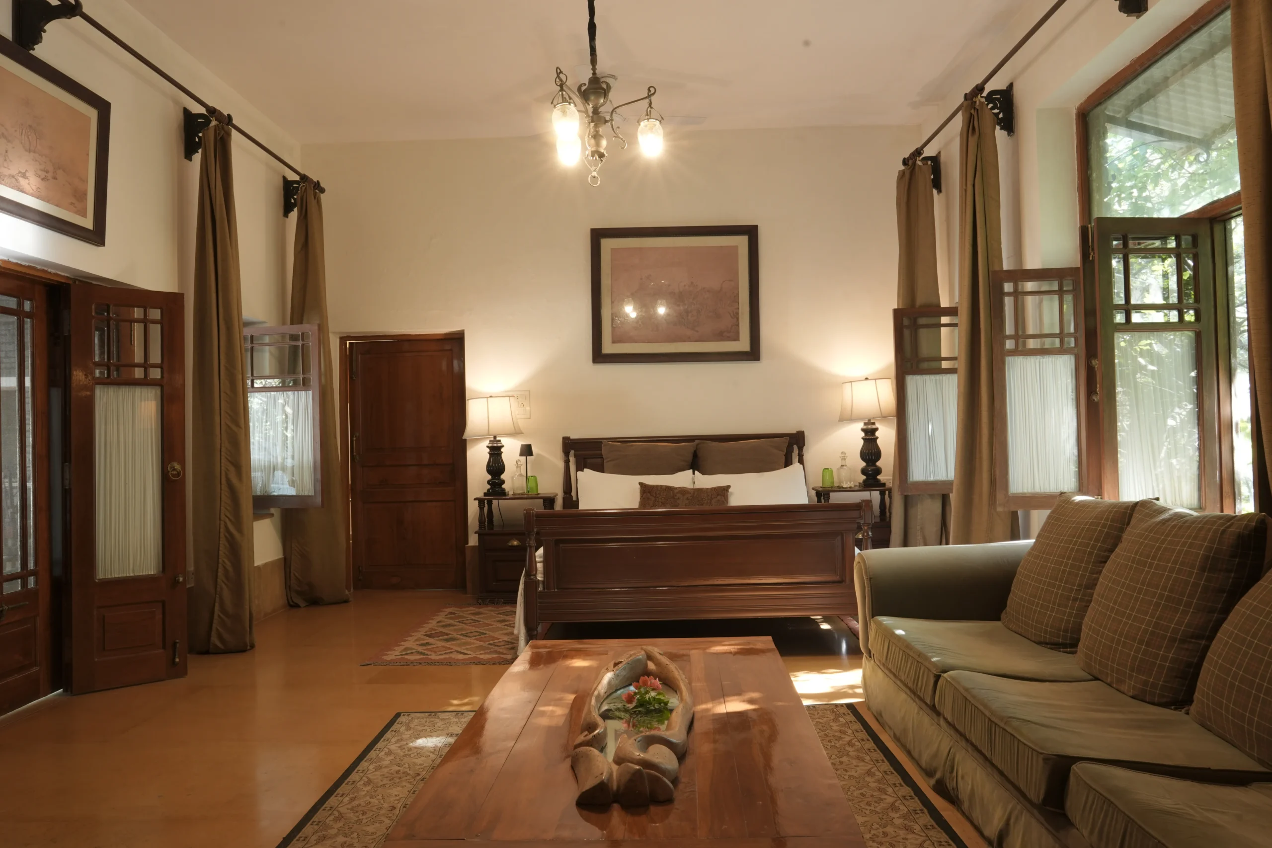 Main Wing Suite 1-1