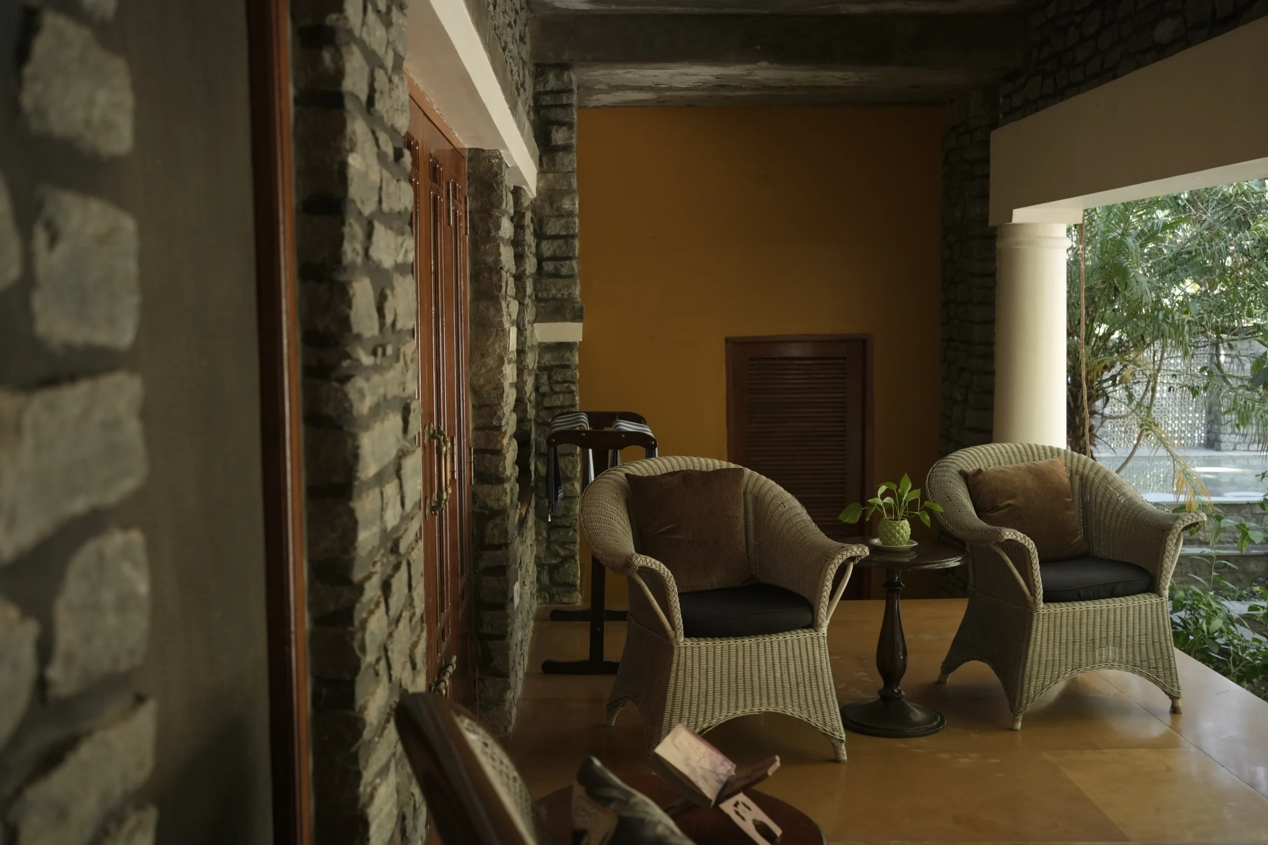 Main Wing Suite 3-3