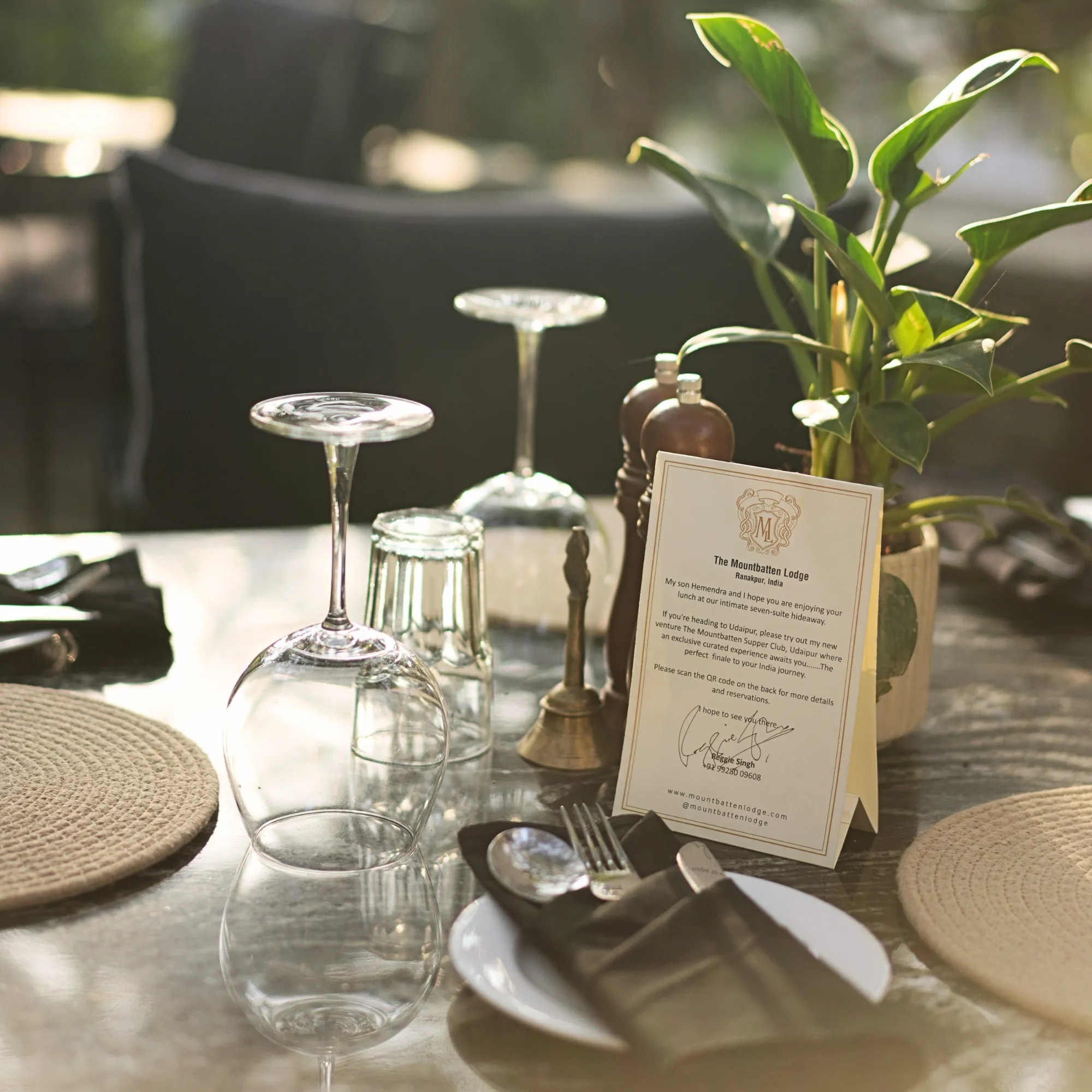 Indoor dining at Mountbatten Lodge 3
